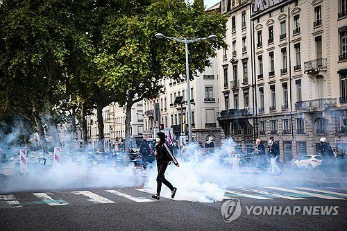 리옹 시위 현장 [AFP 연합뉴스 자료사진. 재판매 및 DB 금지]