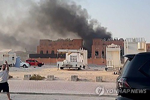 지난 9일(현지시간) 이스라엘의 공습을 받은 카타르 도하의 건물. [AFP=연합뉴스 자료사진]