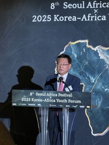 '제8회 서울아프리카페스티벌' 개막식 축사를 하는 이헌승 국회아프리카포럼 회장[촬영 임경빈 인턴기자]