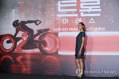 내한한 그레타 리(서울=연합뉴스) 강민지 기자 = 배우 그레타 리가 15일 서울 용산구 CGV 용산아이파크몰에서 열린 외화 '트론: 아레스' 풋티지 시사회·기자간담회에서 포즈를 취하고 있다. 2025.9.15 mjkang@yna.co.kr