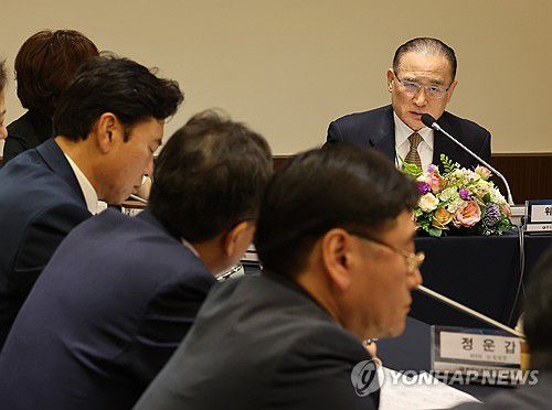 발언하는 위성락 국가안보실장(서울=연합뉴스) 서명곤 기자 = 위성락 국가안보실장이 17일 서울 중구 한국프레스센터에서 한국신문방송편집인협회 주최로 열린 초청 간담회에서 발언을 하고 있다. 2025.9.17 seephoto@yna.co.kr