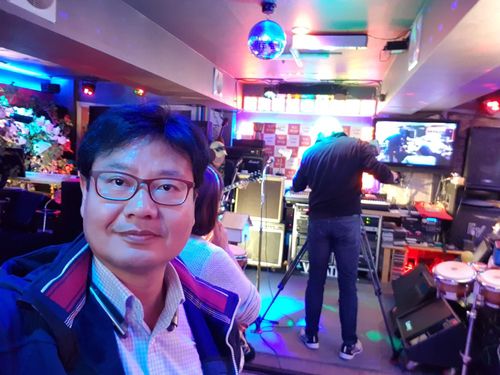 인천에서 진행했던 네덜란드 방송사 'Spoor loos' 촬영 중인 류동익 박사  [본인 제공]