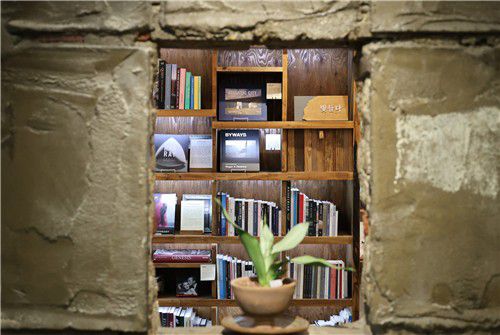 전주 서학예술마을도서관 1층 내부[촬영 : 김동철]