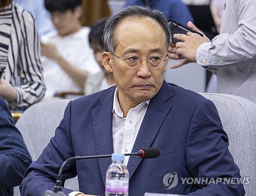 토론회 시작 기다리는 추경호 의원(서울=연합뉴스) 황광모 기자 = 국민의힘 추경호 의원이 17일 서울 여의도 국회에서 국민의힘 정책위와 정무위, 기재위가 공동 주최한 '기재부·금융위 조직 개편안 토론회 : 개편인가 개악인가?' 토론회에 참석해 시작을 기다리고 있다. 2025.9.17 hkmpooh@yna.co.kr