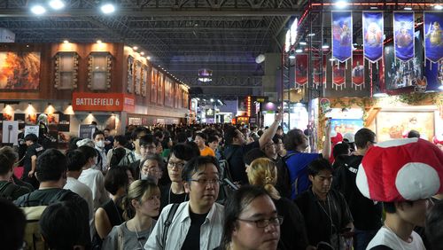 북적이는 도쿄게임쇼 2025    (지바[일본]=연합뉴스) 김주환 기자 = 25일 일본 지바현 마쿠하리 멧세에서 열린 도쿄게임쇼(TGS) 2025 현장이 관람객으로 북적이고 있다. 2025.9.25 jujuk@yna.co.kr