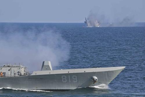 함포사격 시범훈련 하는 호위함[해군 제공. 재판매 및 DB 금지]