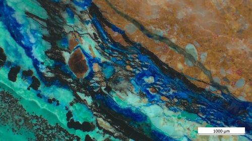 철 성분이 부족한 구리 광석조지아 남부 청동기 유적인 크베모 볼니시(Kvemo Bolnisi) 구리 제련 시설에서는 철 성분이 부족한 구리 광석이 사용됐다. 제련 과정에서 철 산화물인 적철석을 첨가하면 광석 내 불순물로부터 구리 금속을 더 쉽게 분리할 수 있다. [[Dr Nathaniel Erb-Satullo 제공. 재판매 및 DB 금지]