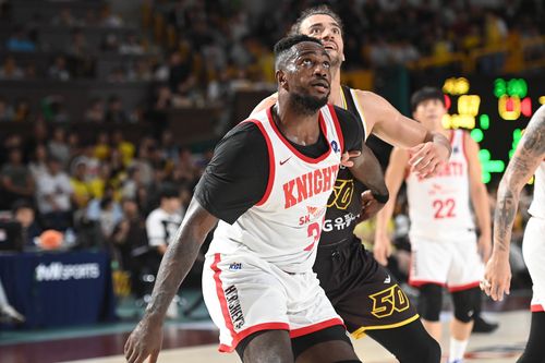 SK의 자밀 워니와 LG의 아셈 마레이[KBL 제공. 재판매 및 DB 금지]