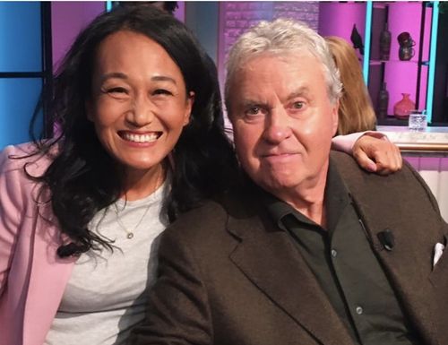 네덜란드 입양인 미샤 블록과 축구감독 출신 거스 히딩크 미샤는 친어머니를 찾기 위해 거스 히딩크한테 도움을 요청했고, 그는 기꺼이 응했다. [류동익 박사 제공]