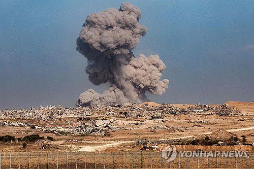 가자지구를 폭격하는 이스라엘군[AFP 연합뉴스 자료사진]