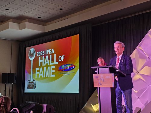 세계축제협회 명예의 전당 등재식에서 소감 밝히는 정강환 원장[정강환 제공. 재판매 및 DB 금지]