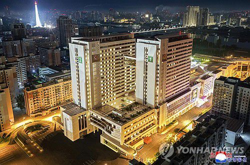 평양종합병원 전경(평양 조선중앙통신=연합뉴스) 김정은 북한 국무위원장이 지난 23일 준공을 앞둔 평양종합병원을 시찰했다고 조선중앙통신이 24일 보도했다. 2025.9.24      [국내에서만 사용가능. 재배포 금지. For Use Only in the Republic of Korea. No Redistribution] nkphoto@yna.co.kr