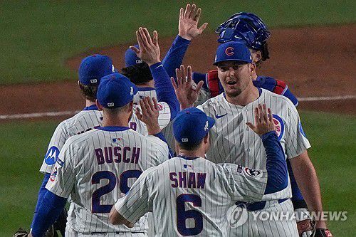 승리 후 기뻐하는 컵스 선수들. [AP=연합뉴스]