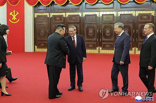 북한, 노동당창건 80주년 경축행사 진행(평양 조선중앙통신=연합뉴스) 김정은 북한 국무위원장이 참석한 가운데 노동당 창건 80주년 경축행사가 9일 평양 능라도 5월1일경기장에서 진행되었다고 조선중앙통신이 10일 보도했다. 2025.10.10      [국내에서만 사용가능. 재배포 금지. For Use Only in the Republic of Korea. No Redistribution] nkphoto@yna.co.kr