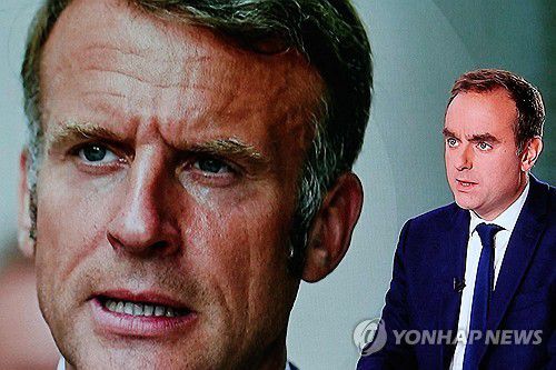 지난 8일 방송 인터뷰하는 르코르뉘 총리[AFP 연합뉴스 자료사진. 재판매 및 DB 금지]