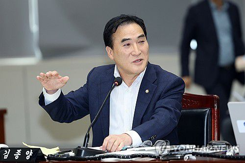 질의하는 김종양 의원[연합뉴스 자료사진]