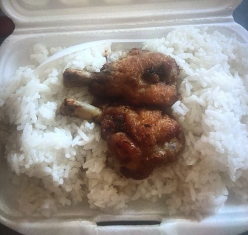 캄보디아 이민국 구금시설에서 나온 식사.[독자 제공]