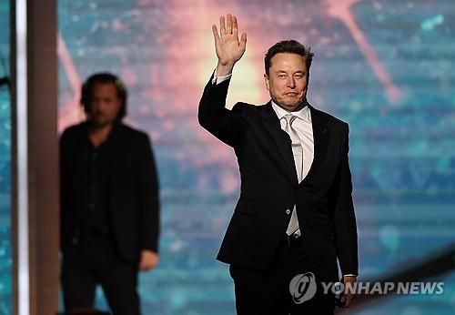 일론 머스크 xAI CEO(리야드 EPA=연합뉴스 자료사진) 2025년 5월 13일 사우디-미국 투자포럼에 참석한 일론 머스크 스페이스X 및 xAI CEO. (EPA/ALI HAIDER) 2025.10.15.