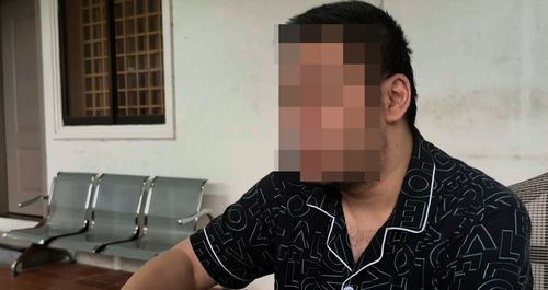 캄보디아 범죄단지서 구출된 한국인 B씨(시아누크빌[캄보디아]=연합뉴스) 손현규 특파원 = 지난달 캄보디아 시아누크빌 범죄단지에서 구출된 한국인 B씨가 취재진과 인터뷰를 하고 있다. 2025.10.15