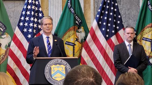 기자회견하는 美 재무장관과 무역대표(워싱턴=연합뉴스) 김동현 특파원 = 미국 스콧 베선트 재무부 장관과 제이미슨 그리어 미국무역대표(USTR)가 15일(현지시간) 워싱턴DC 재무부에서 기자회견을 하고 있다. 2025.10.15