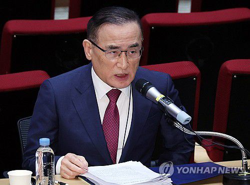 캄보디아 관련 브리핑 하는 위성락 안보실장(서울=연합뉴스) 한상균 기자 = 위성락 국가안보실장이 16일 용산 대통령실에서 캄보디아 한국인 대상 범죄 관련 브리핑을 하고 있다. 2025.10.16 xyz@yna.co.kr