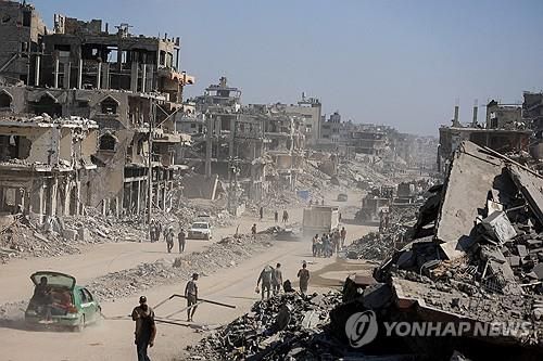 부서진 가자시티 건물[로이터=연합뉴스 자료사진]