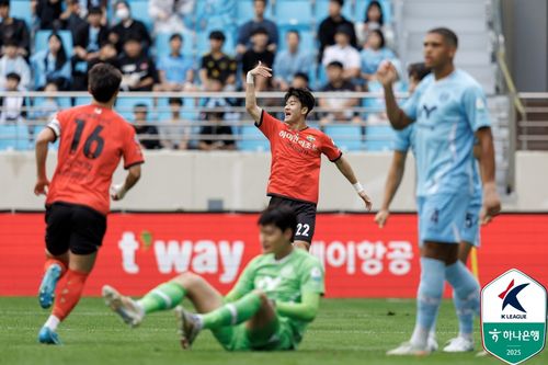 대구를 상대로 선제골을 넣은 강원 이상헌(22번).[한국프로축구연맹 제공. 재판매 및 DB 금지]