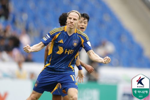 골 세리머니 하는 울산 루빅손.[프로축구연맹 제공. 재판매 및 DB 금지]