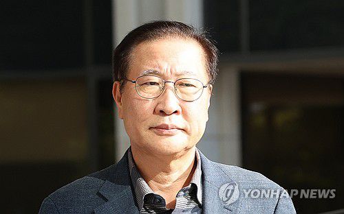 특검 소환되는 박성재 전 법무장관(서울=연합뉴스) 신준희 기자 = 박성재 전 법무부 장관이 23일 서울 서초구 서울고검에 마련된 조은석 내란특별검사팀 사무실로 소환되고 있다. 2025.10.23 hama@yna.co.kr