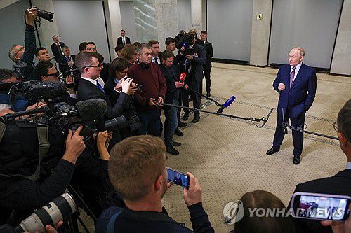 기자회견하는 푸틴 대통령[타스/러시아 대통령실 연합뉴스. 재판매 및 DB 금지]