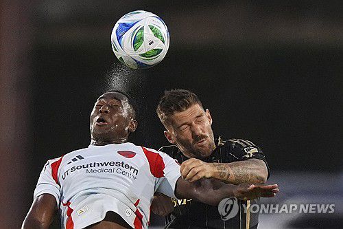 LAFC 홀링스헤드(오른쪽)의 경기 장면[AP=연합뉴스]