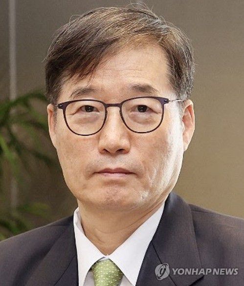 이근 서울대 명예교수