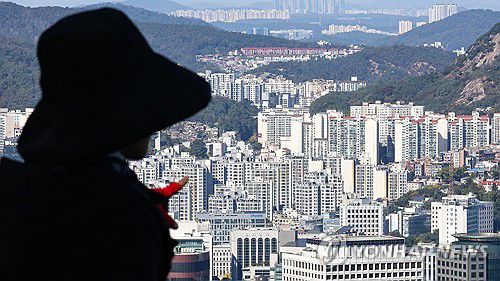 서울 남산에서 본 아파트[연합뉴스 자료사진]