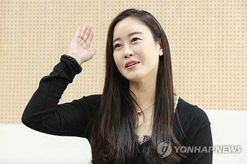 인터뷰하는 첼리스트 이정란(서울=연합뉴스) 강민지 기자 = 첼리스트 이정란이 31일 서울 서초구 서울문화예술교육센터에서 인터뷰를 하고 있다. 2025.10.31 mjkang@yna.co.kr