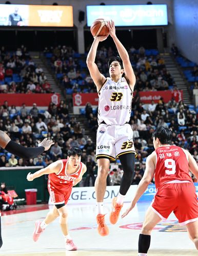 LG 타마요의 슛[KBL 제공. 재판매 및 DB 금지]