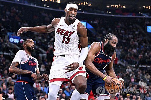 경합하는 뱀 아데바요(13번)[AP=연합뉴스]