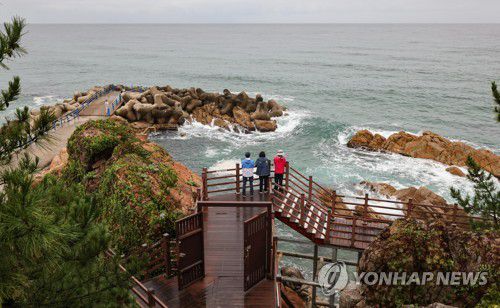 하조대 전망대 앞[사진/임헌정 기자]