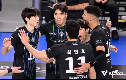 득점 후 기뻐하는 현대캐피탈 선수들[한국배구연맹 제공. 재판매 및 DB 금지]