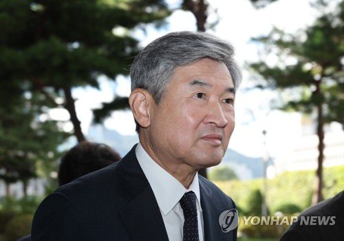 조태용 전 국정원장, 내란특검 출석(서울=연합뉴스) 이진욱 기자 = 12ㆍ3 비상계엄 전후 상황 전반에 관여한 혐의를 받는 조태용 전 국정원장이 15일 서울 서초구 서울고검에 마련된 조은석 내란특별검사팀 사무실에 피의자 신분으로 출석하고 있다. 2025.10.15 cityboy@yna.co.kr