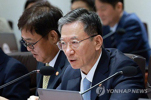 발언하는 정성호 장관(서울=연합뉴스) 김도훈 기자 = 정성호 법무부 장관이 9일 서울 용산 대통령실에서 열린 국무회의에서 발언하고 있다. 2025.9.9 [대통령실통신사진기자단] superdoo82@yna.co.kr