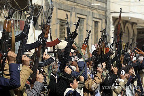 후티 반군(사나 EPA=연합뉴스) 지난 5일(현지시간) 예멘 수도 사나에서 후티 반군의 집회가 열리는 모습. 2025.11.11 photo@yna.co.kr