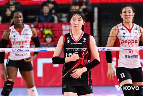 정관장의 주전 세터로 발돋움한 최서현(중앙)[한국배구연맹 제공. 재판매 및 DB 금지]
