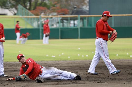 펑고 지옥에 빠진 SSG 내야수 석정우[SSG 랜더스 제공. 재판매 및 DB 금지]