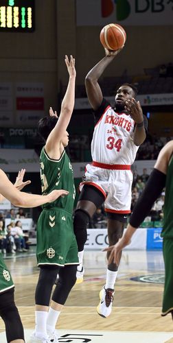 공격하는 SK 자밀 워니[KBL 제공. 재판매 및 DB 금지]