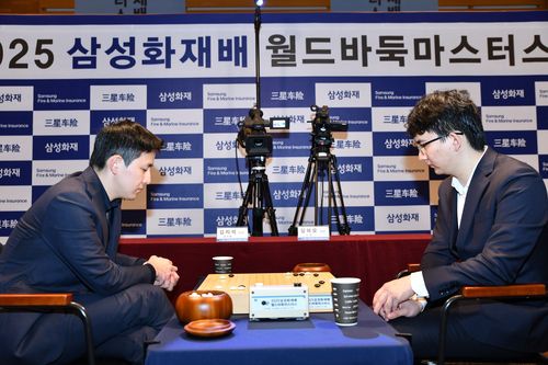 김지석(왼쪽) 9단이 삼성화재배 4강에서 딩하오 9단에게 패했다.[한국기원 제공. 재판매 및 DB 금지]