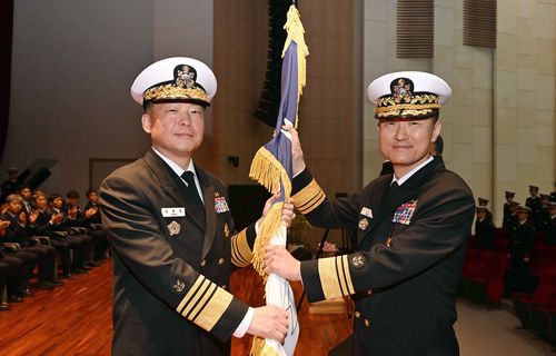 강동길 해군 참모총장과 박규백 신임 학교장[해군 제공. 재판매 및 DB 금지]