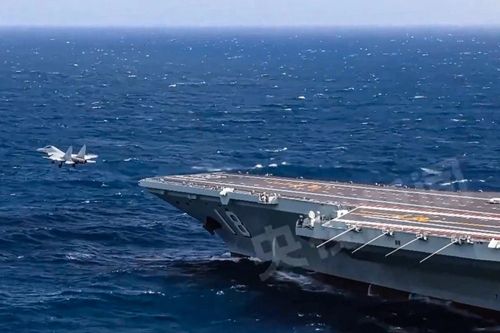 중국 세 번째 항모 푸젠함서 이륙하는 함재기[홍콩 SCMP 캡처. 재판매 및 DB 금지]