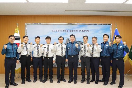 원주경찰서-자율방범연합대 간담회[원주경찰서 제공. 재판매 및 DB 금지]