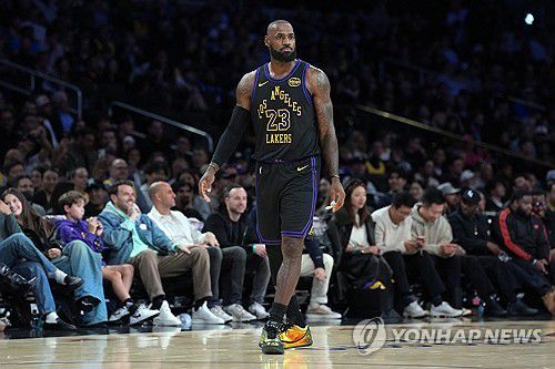 복귀전 치른 르브론 제임스[Imagn Images=연합뉴스]