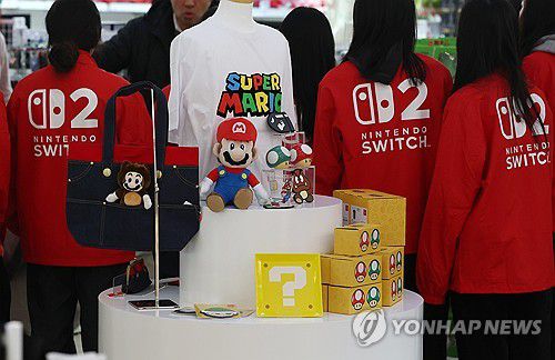 ‘닌텐도 공식 팝업스토어’ 오픈(서울=연합뉴스) 윤동진 기자 = 19일 서울 롯데월드몰에서 닌텐도 공식 팝업스토어가 열리고 있다. 2025.11.19 mon@yna.co.kr